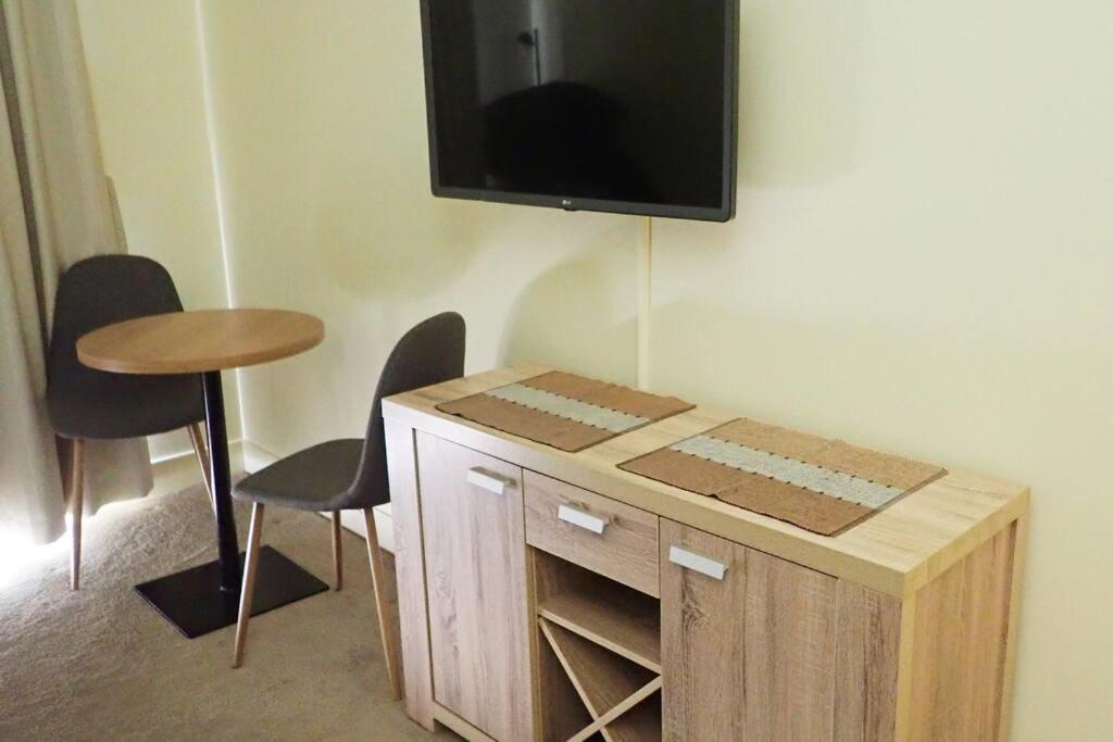 East Studio - Mcg, Cbd, Shops, Transport Apartment
