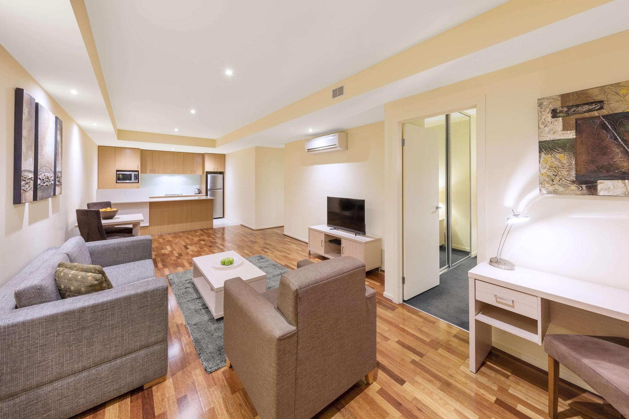 Aparthotel Oaks On Lonsdale 4*
