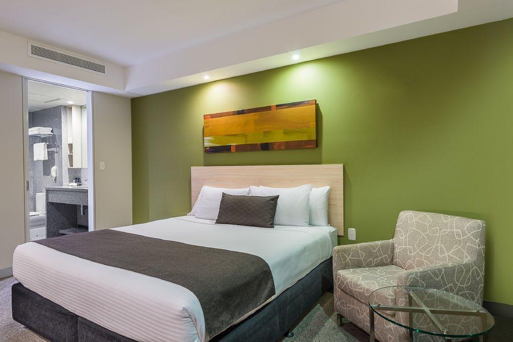Hotel Mantra Airport