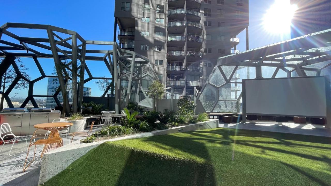 Apartment West Side Place By Goodlive Melbourne