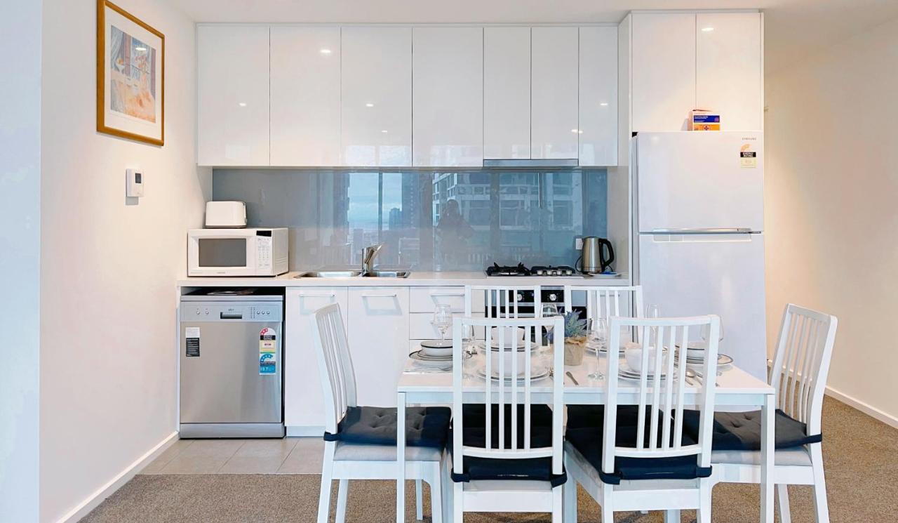 Apartment One 2b2b1c By Goodlive Melbourne