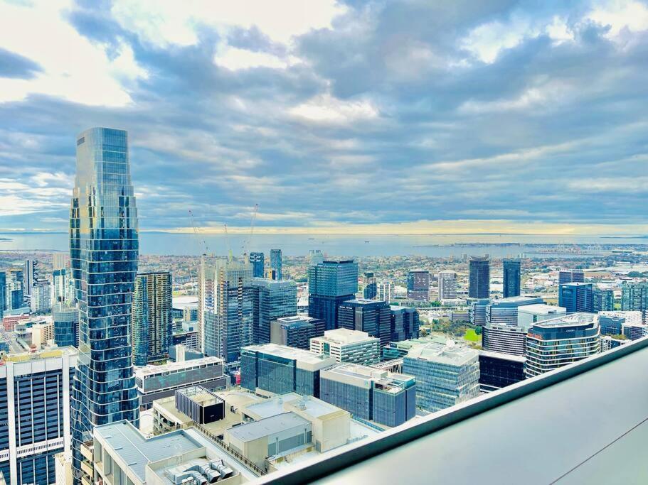 Rest Collection Sky High As West Side Place Apartment