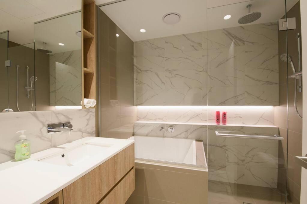 Rest Collection Sky High As West Side Place Apartment Melbourne