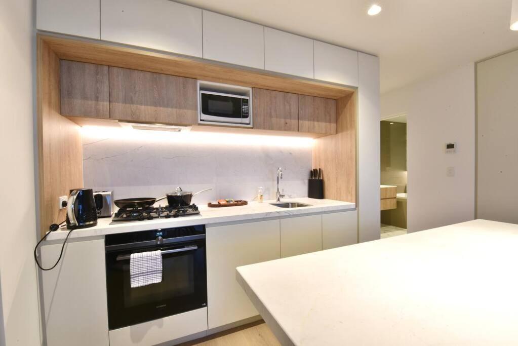 Rest Collection Sky High As West Side Place Apartment