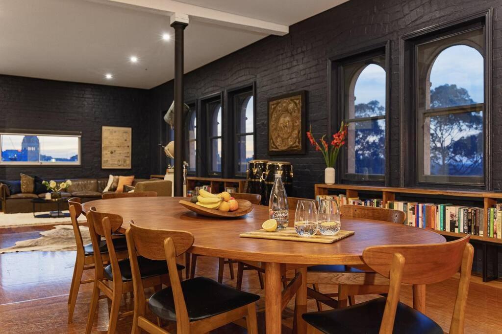 The Penthouse On Gertrude St - Fitzroy Apartment *