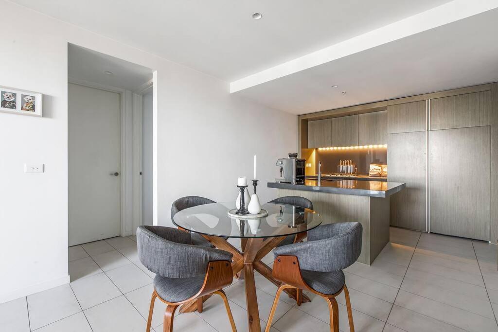 Premium Park Grand Prix By Ready Set Host Apartment Melbourne