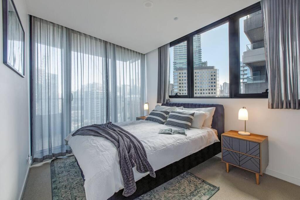 Premium Park Grand Prix By Ready Set Host Apartment