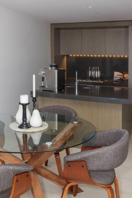 Premium Park Grand Prix By Ready Set Host Apartment