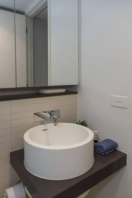 Premium Park Grand Prix By Ready Set Host Apartment Melbourne