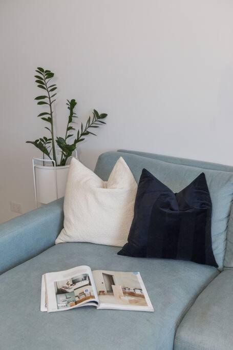 Premium Park Grand Prix By Ready Set Host Apartment
