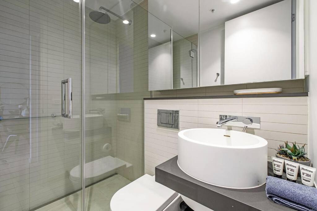 Premium Park Grand Prix By Ready Set Host Apartment *