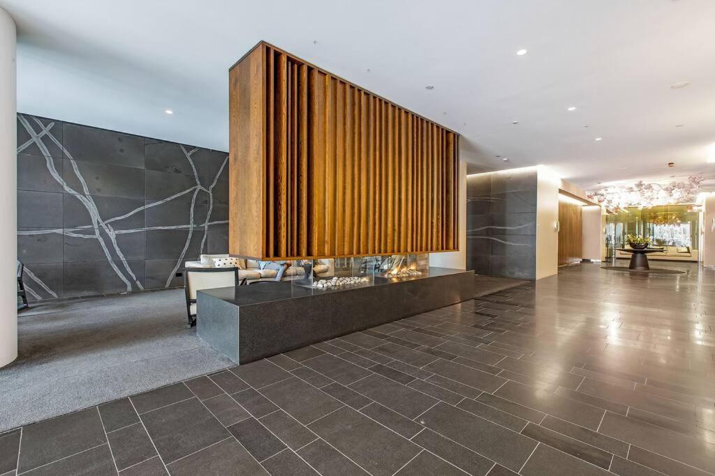Premium Park Grand Prix By Ready Set Host Apartment