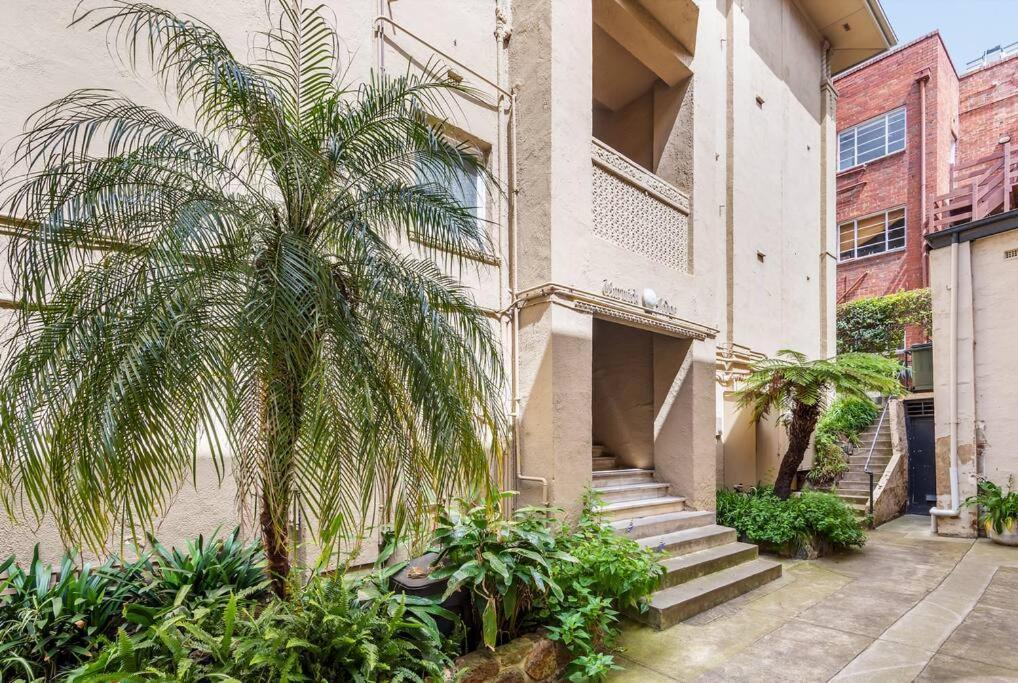 Apartment Large 1 Bdrm Light Filled With Views, South Yarra