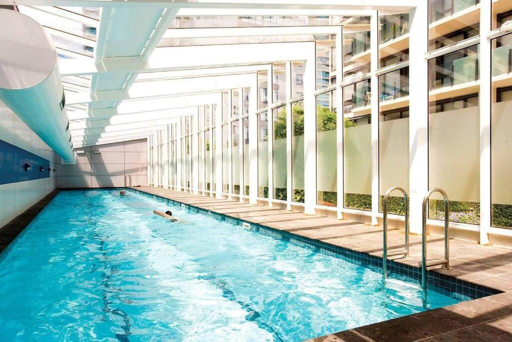 Ocean View Close To Cbd With Indoor Pool. Apartment