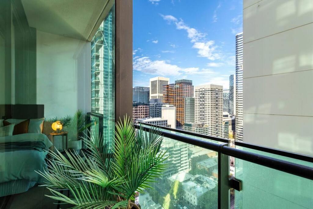 Comfort And Charm On Little Lonsdale Melbourne