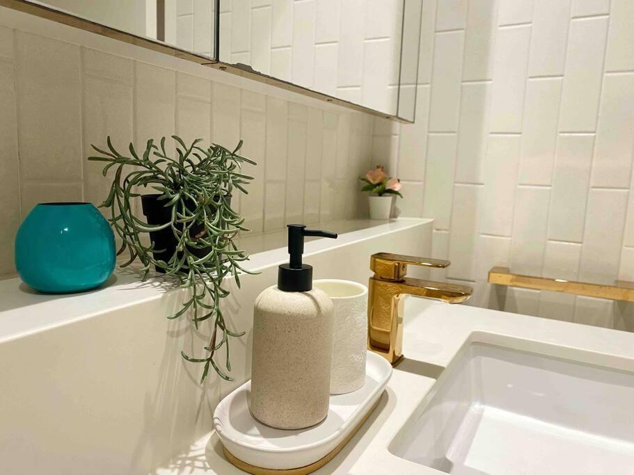 So Unique! Collins Street Vibe 2b2b Apartment Melbourne