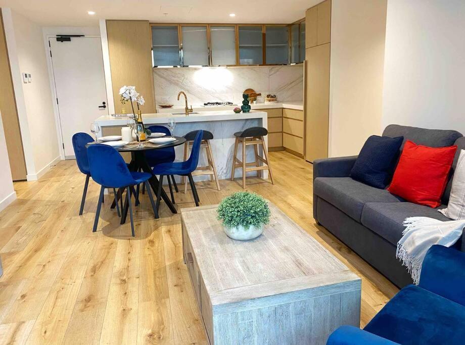 So Unique! Collins Street Vibe 2b2b Apartment
