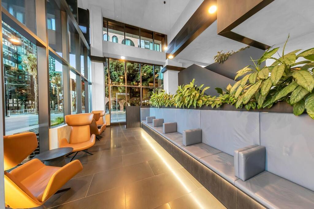 Sol Docklands - Unique 3 Bedroom Loft, Infinity Pool, Gym, Free Parking And Free Trams * Melbourne