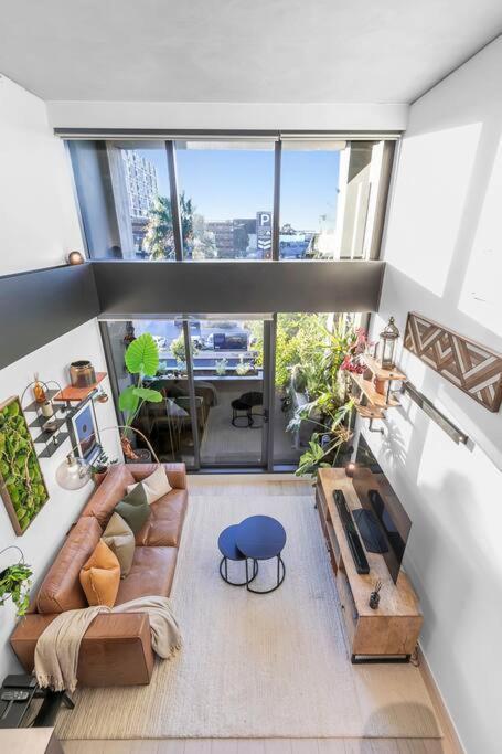 Sol Docklands - Unique 3 Bedroom Loft, Infinity Pool, Gym, Free Parking And Free Trams Melbourne