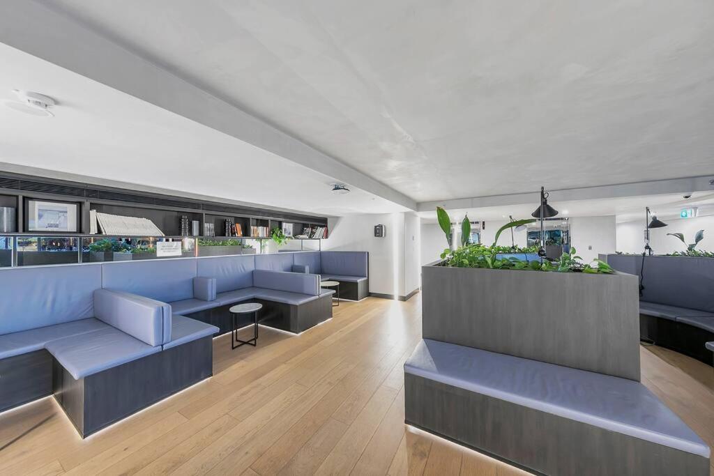 Sol Docklands - Unique 3 Bedroom Loft, Infinity Pool, Gym, Free Parking And Free Trams Melbourne