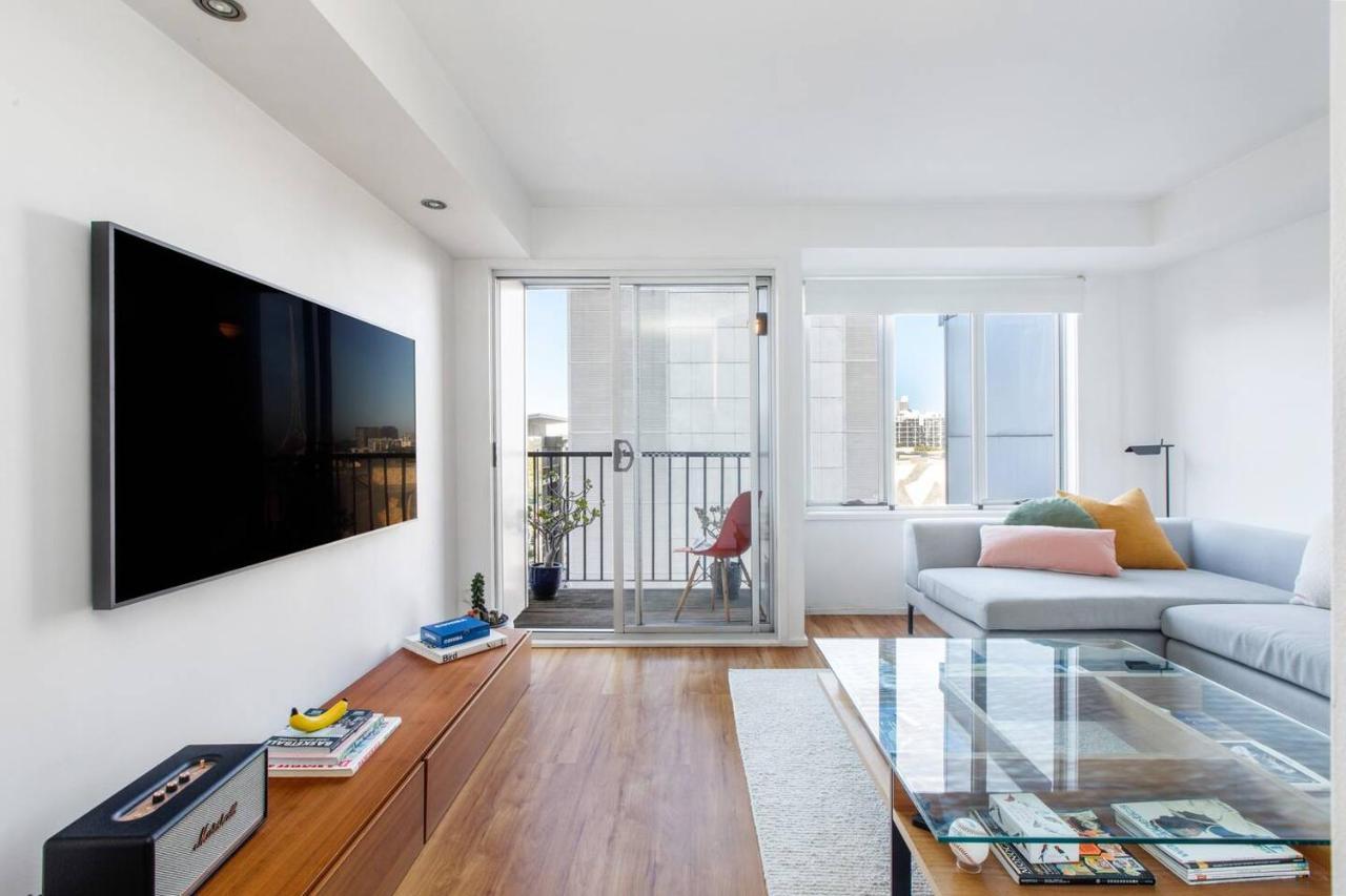 'melbourne Chic On Russell' Cosy Living