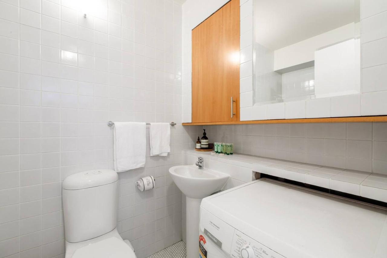 Apartment 'melbourne Chic On Russell' Cosy Living *