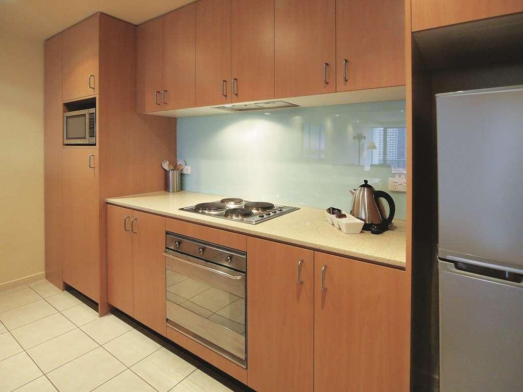 Aparthotel Oaks On Lonsdale 4*