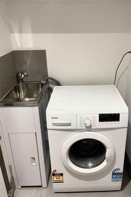 Luxury W/ Facilities, Views & Parking Melbourne