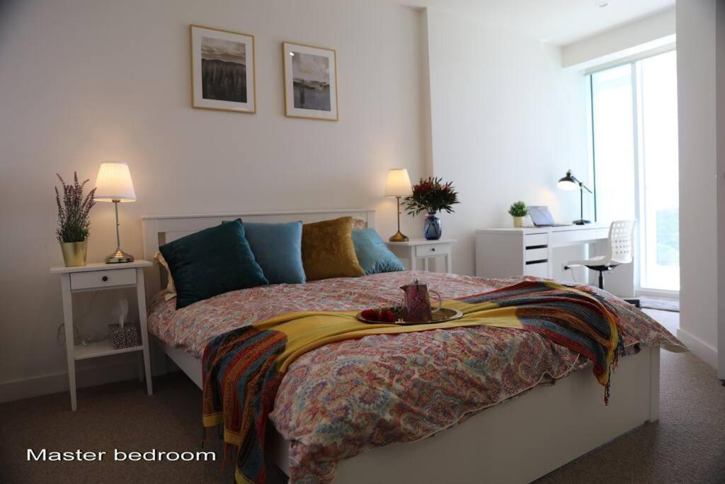 Two Bedroom In North Apartment *