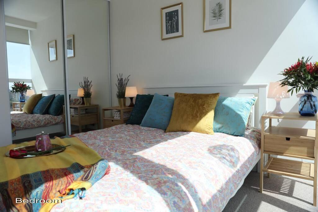 Two Bedroom In North * Melbourne