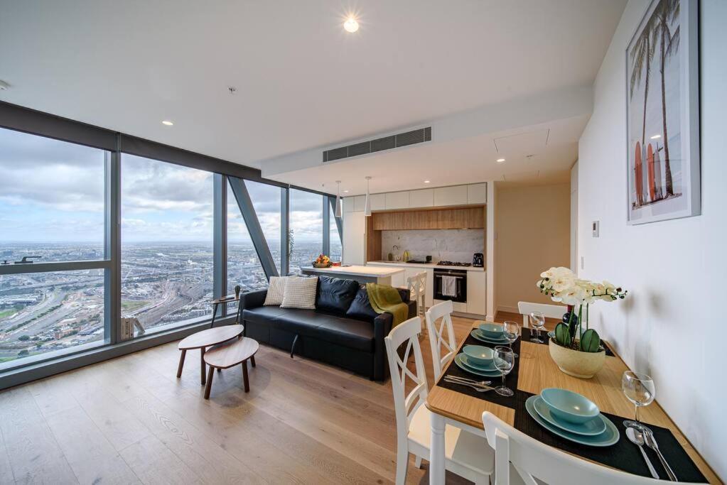 Apartment Exceptional Views 2bdr2bath Apt In Cbd