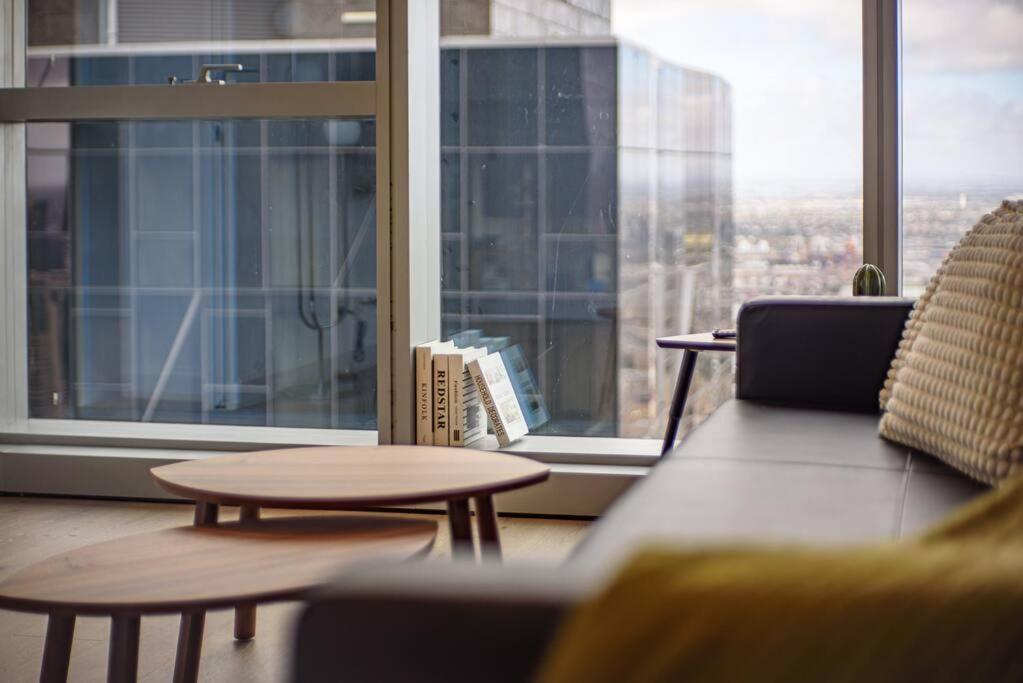 Exceptional Views 2bdr2bath Apt In Cbd Apartment Melbourne
