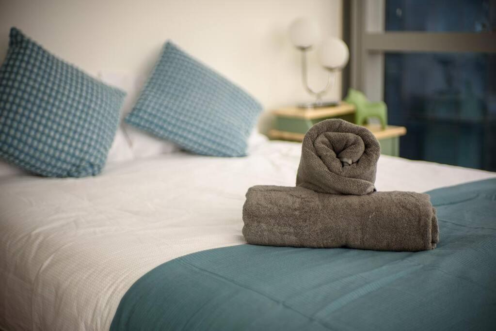 Exceptional Views 2bdr2bath Apt In Cbd Melbourne