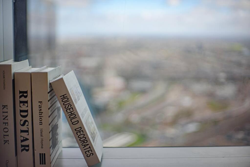 Exceptional Views 2bdr2bath Apt In Cbd Apartment *