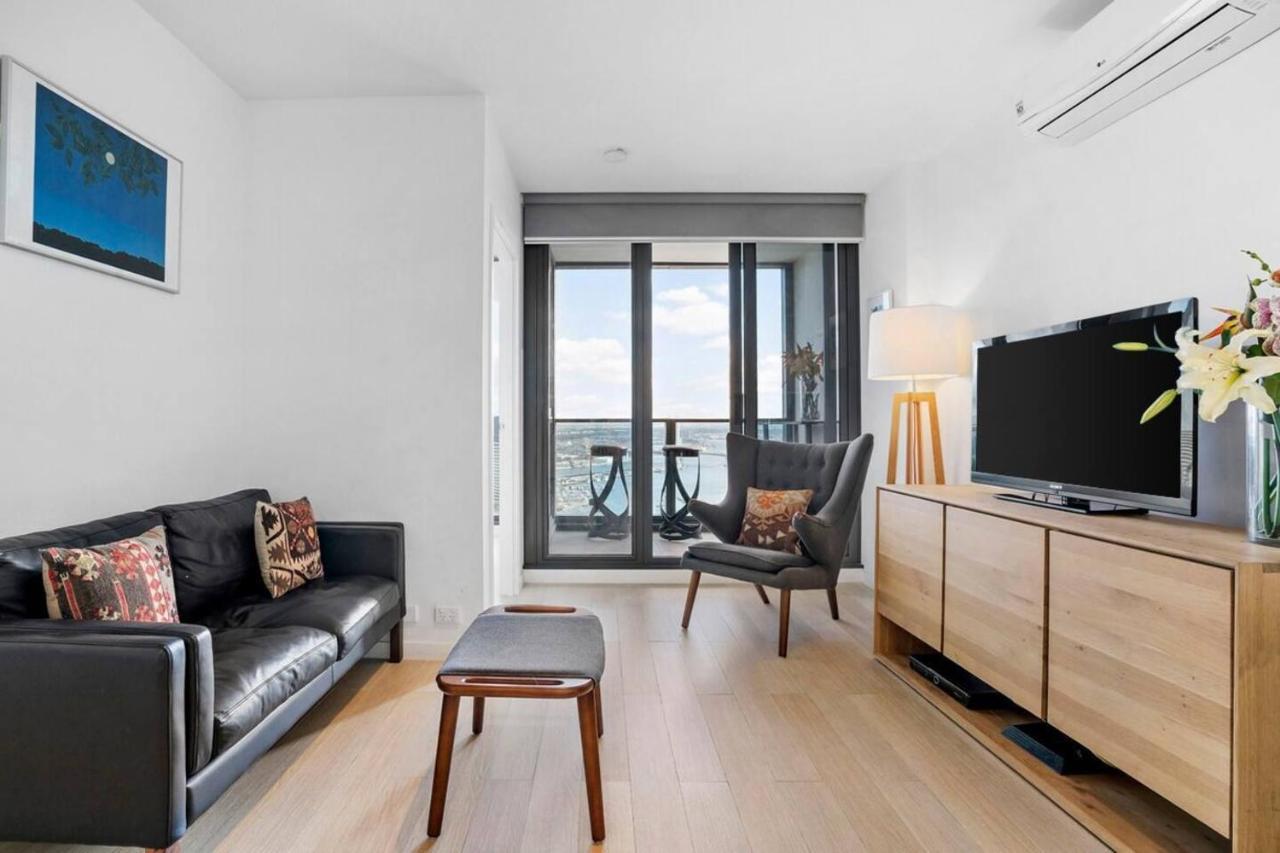 Sky High Cbd Living With Style Amenities Apartment *