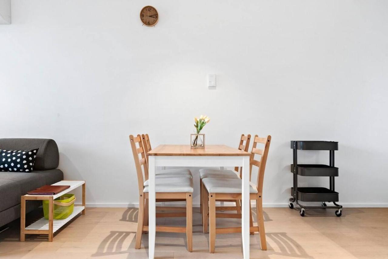 Resort-style Docklands Riverview With Parking Apartment *