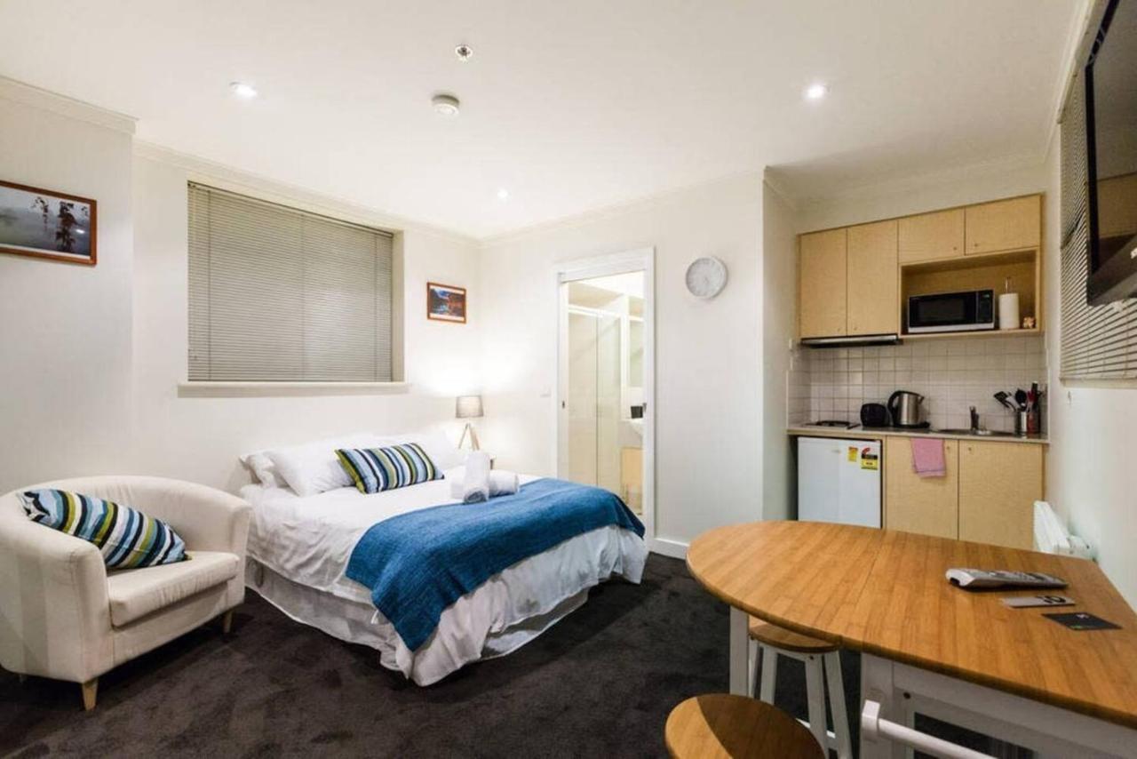 'ann Student Studio' Queen Pad On Lygon Street Apartment