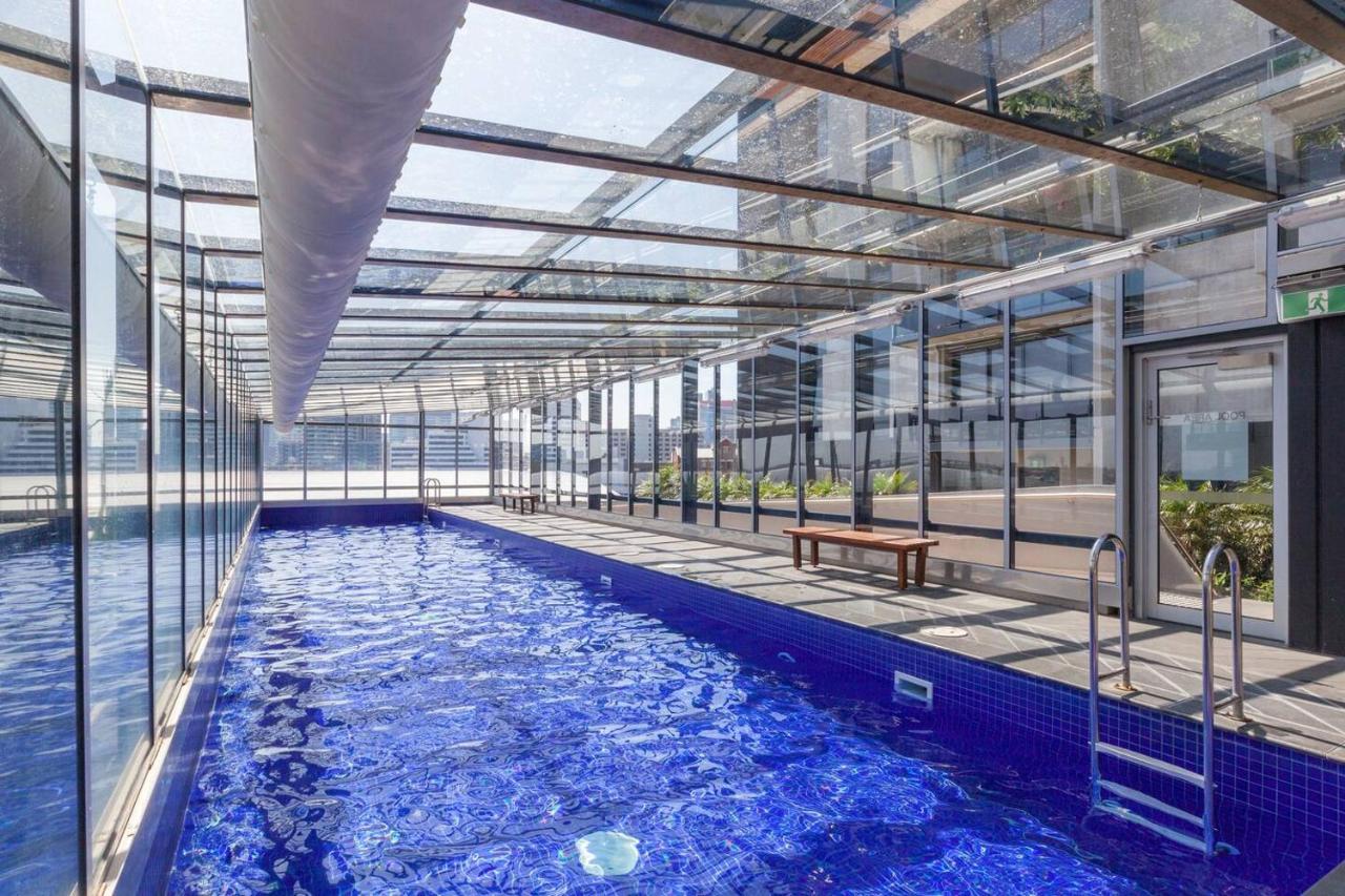 A Modern Resort-style Near Crown Casino Apartment Melbourne