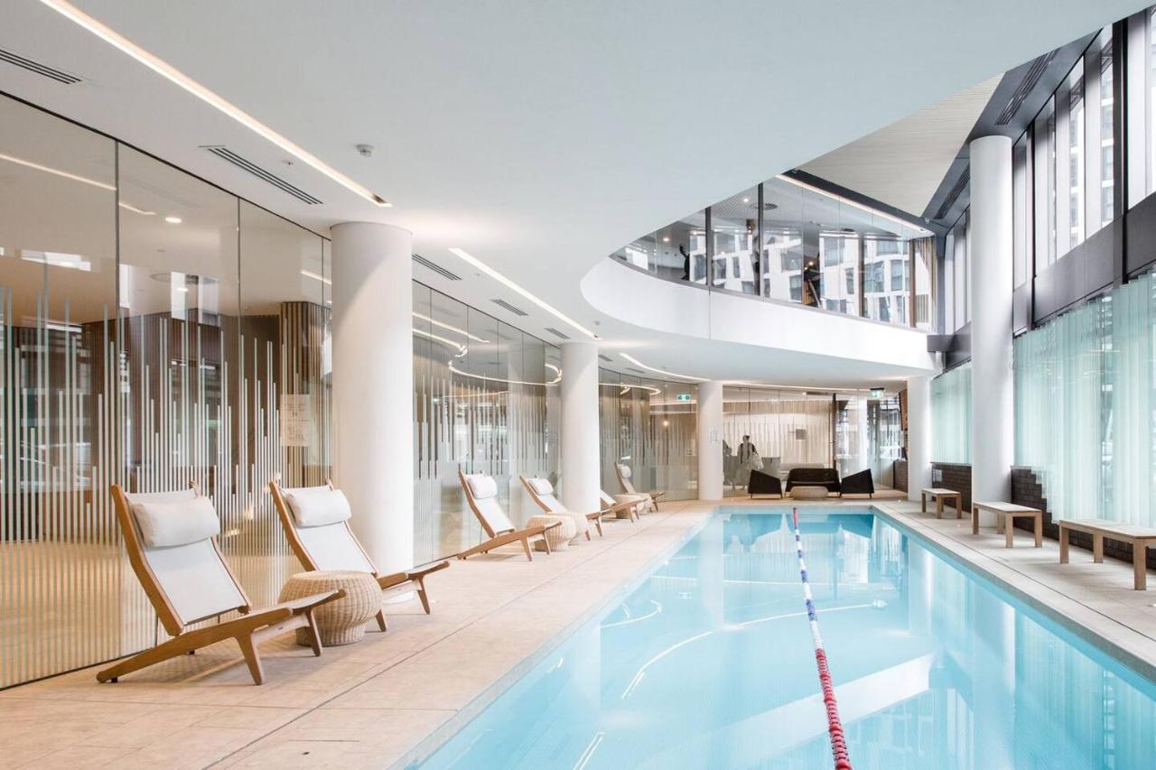 Modern Magic On Yarra River With Amenities Apartment
