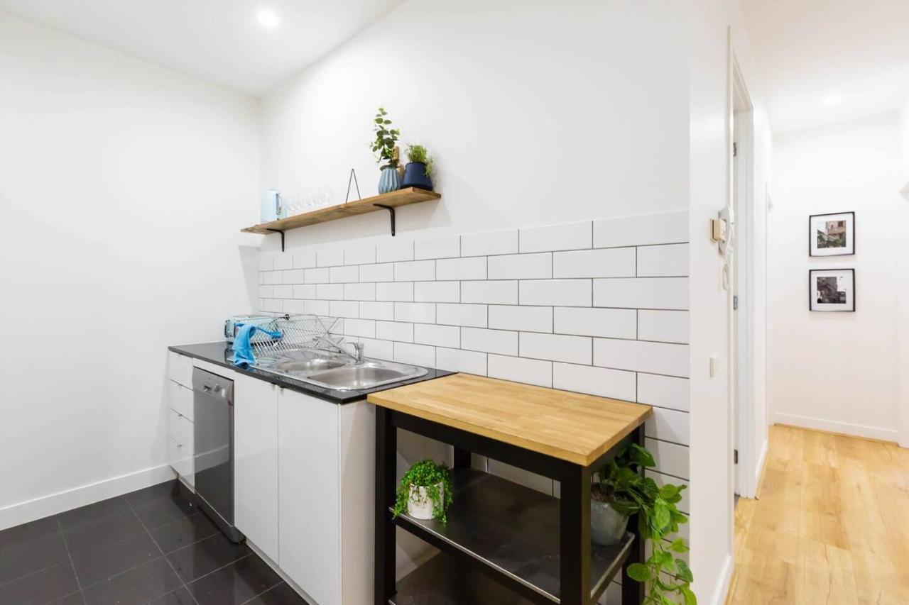 Apartment A Coveted Collins Street Pad With Parking