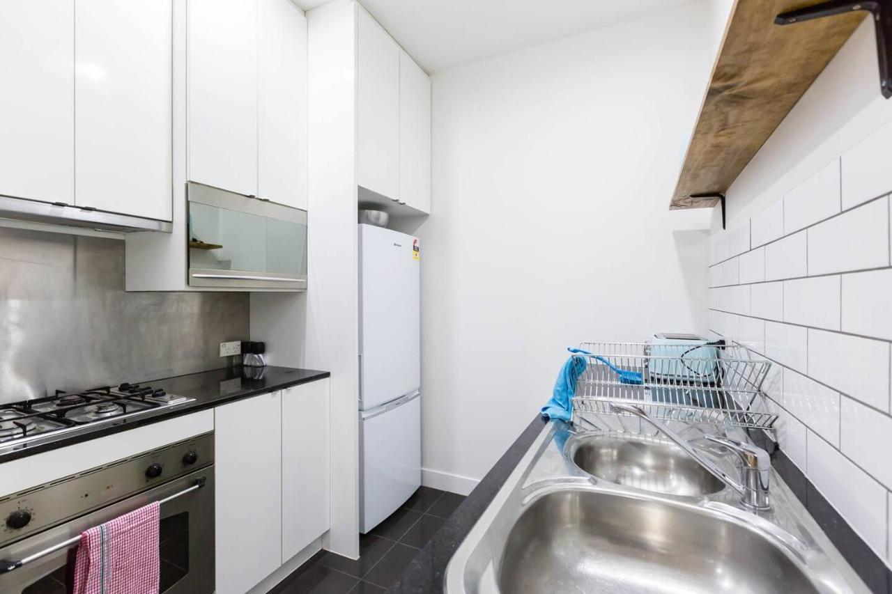 A Coveted Collins Street Pad With Parking Apartment