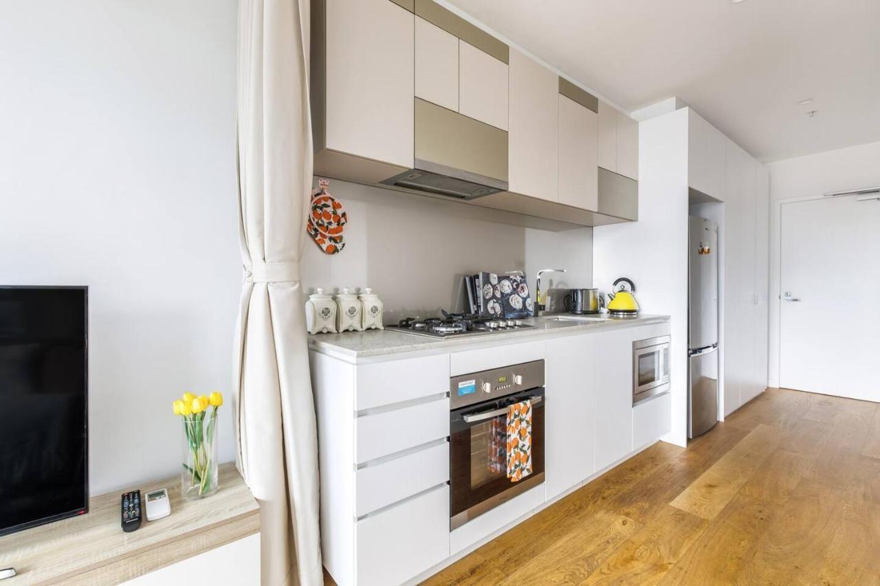 'rose Lane Retreat' Discover Charm *
