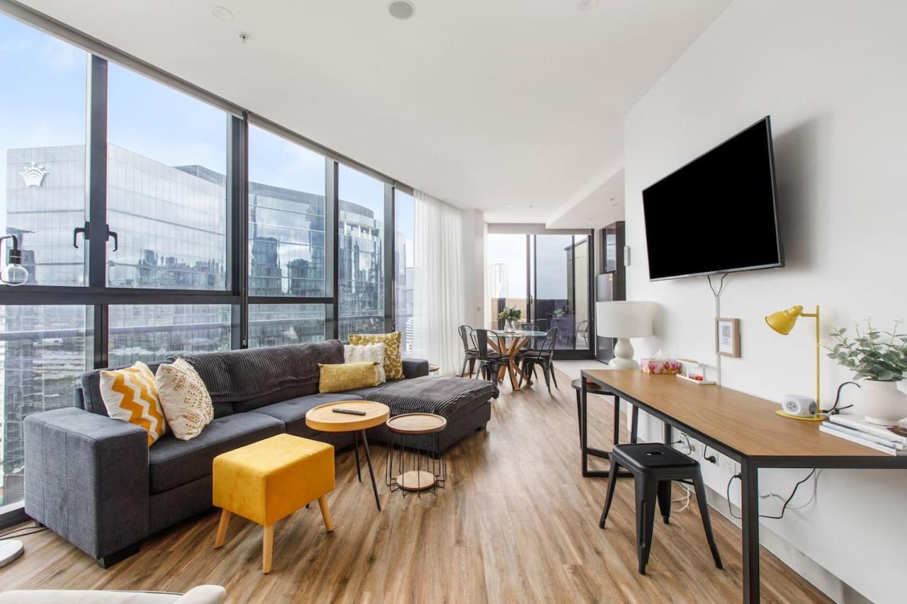 'the Summit' Chic Sky-high Serenity Near The Cbd Apartment