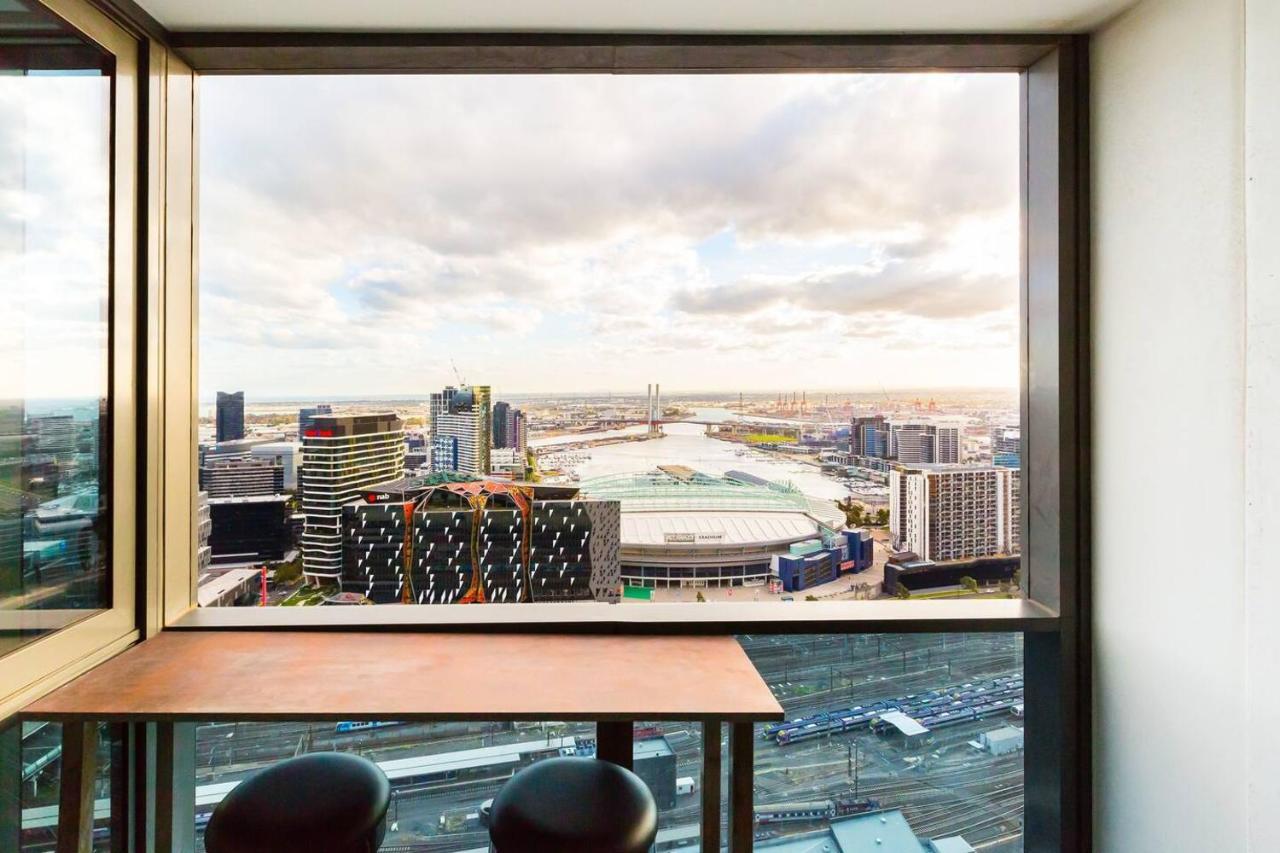Apartment Sky High Cbd Living With Style Amenities *