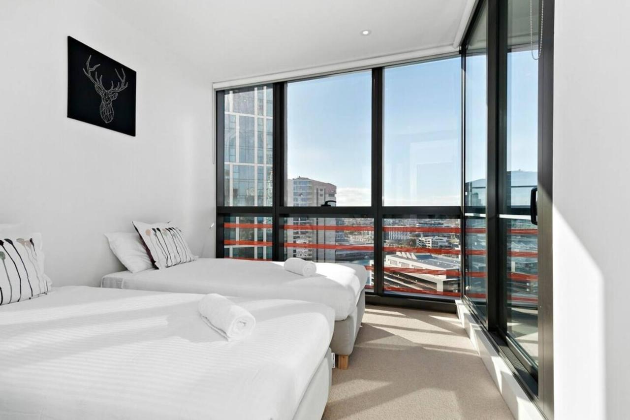 Apartment Resort-style Docklands Riverview With Parking