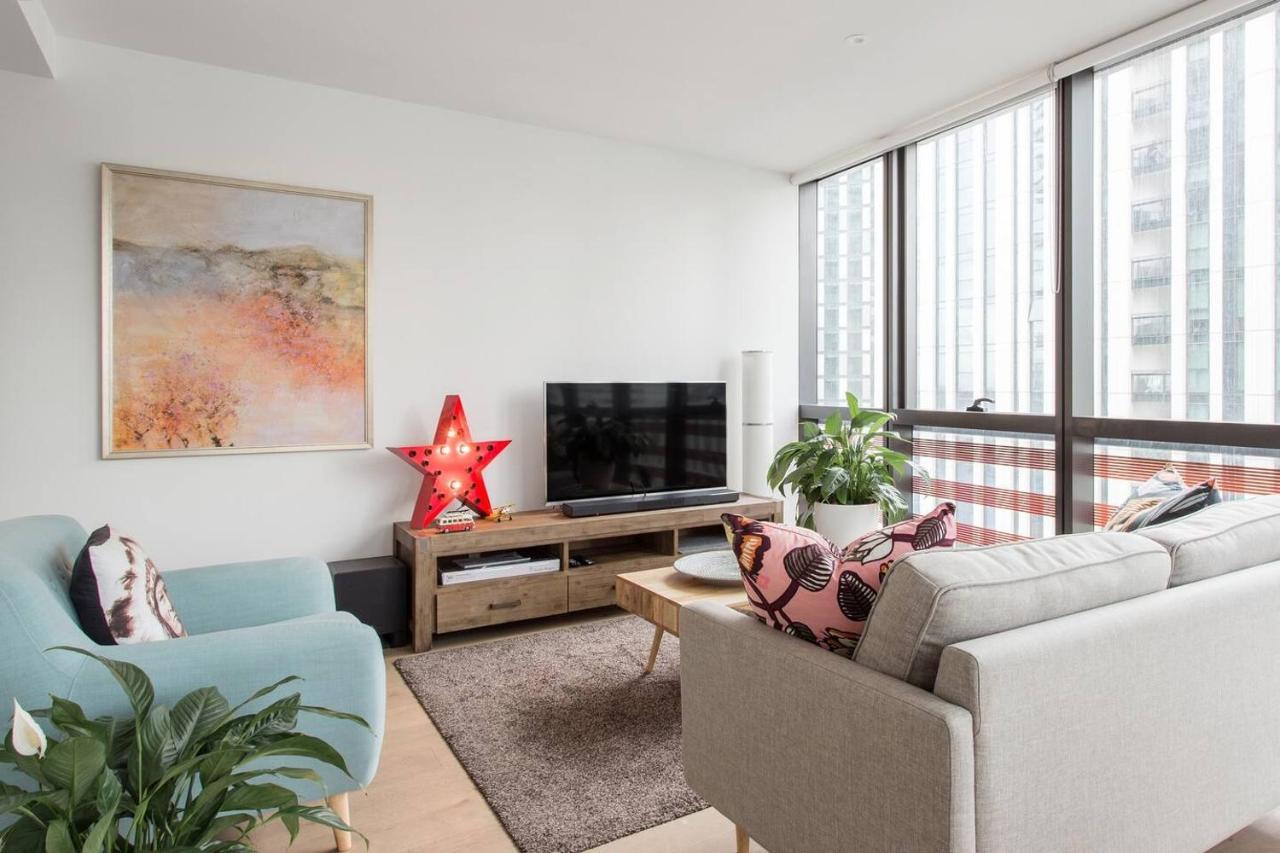 Modern Magic On Yarra River With Amenities Apartment Melbourne