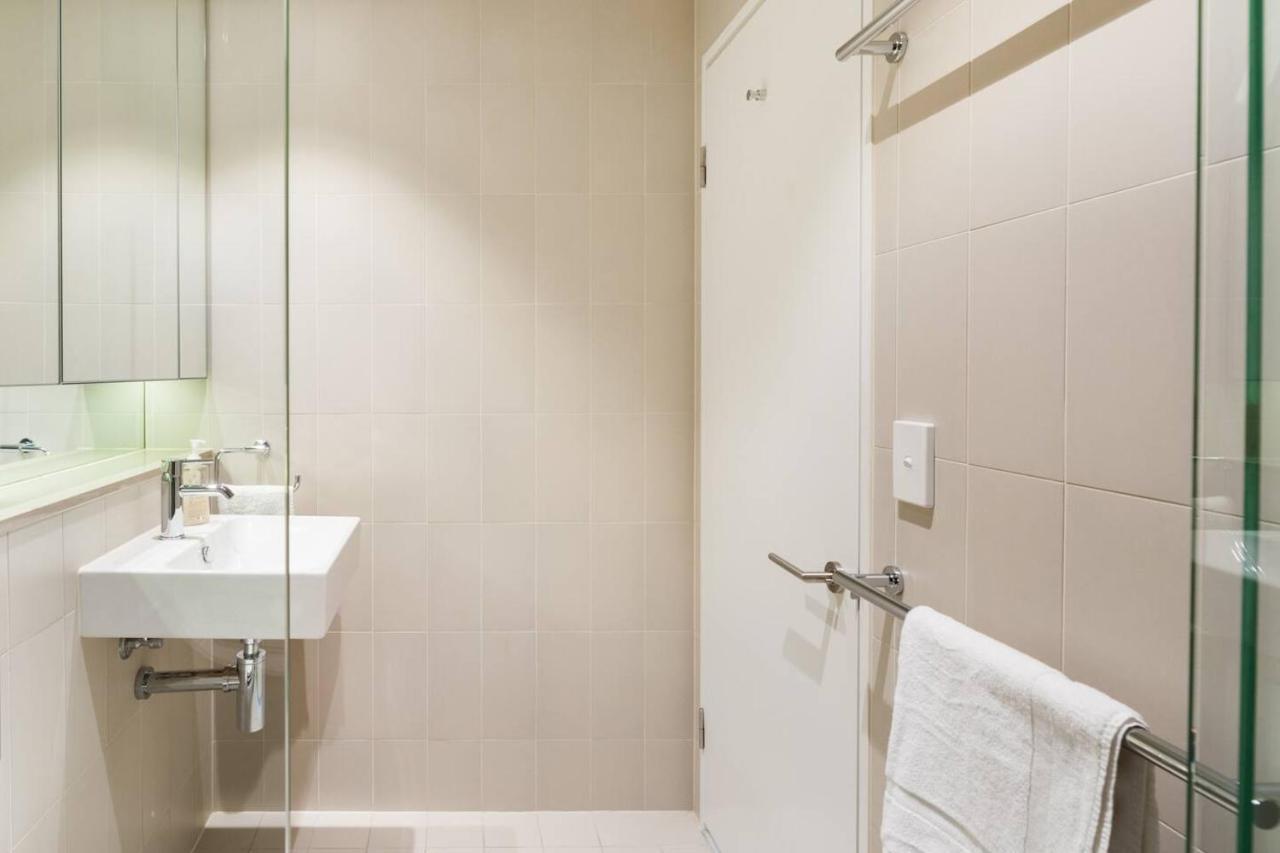Apartment Modern Magic On Yarra River With Amenities