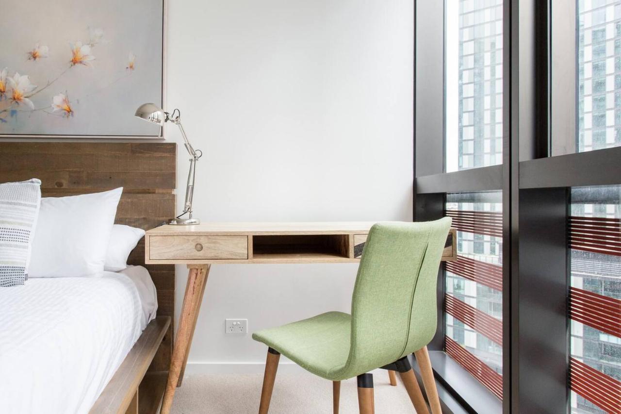 Modern Magic On Yarra River With Amenities Melbourne