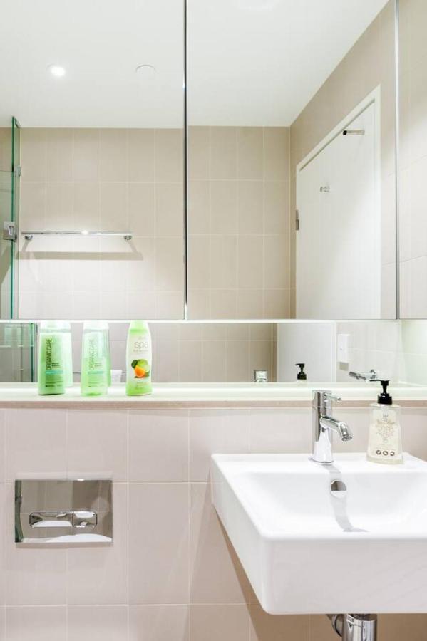 Apartment Modern Magic On Yarra River With Amenities *