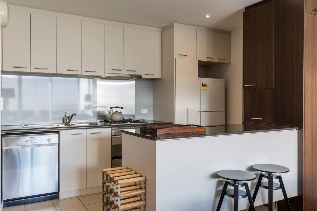 'fitzroy Max' Easygoing Urban Pad Off Brunswick St * Melbourne
